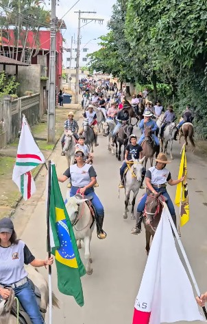 4° ENCONTRO DE CAVALEIROS E AMAZONAS DE GOIANÁ É UM SUCESSO